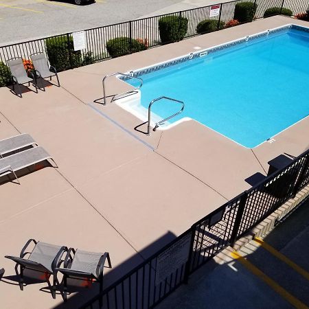 Osoyoos Lakeview Inn & Suites Екстериор снимка