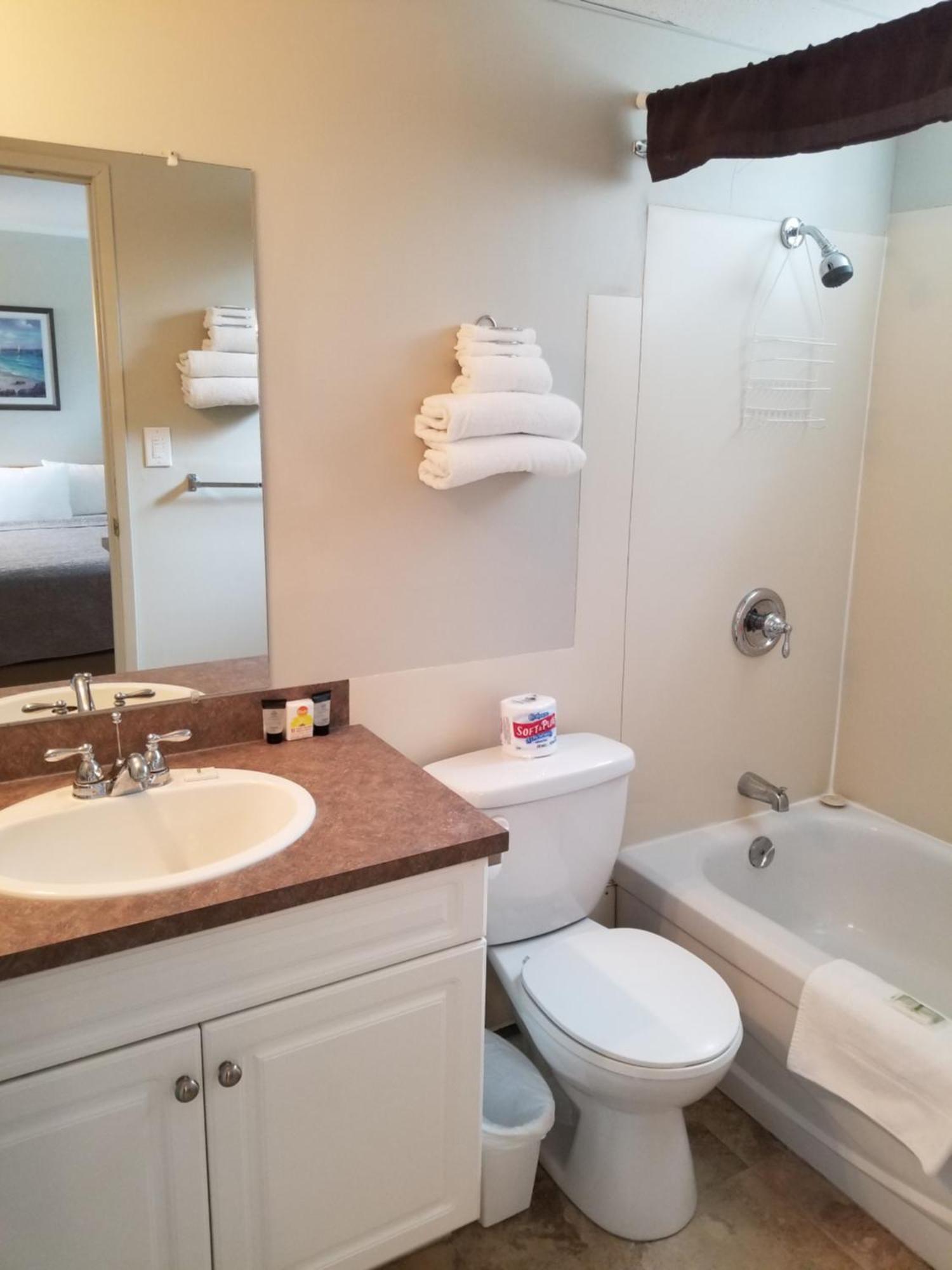 Osoyoos Lakeview Inn & Suites Стая снимка